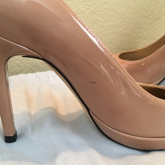 🎉SALE 🎉 🆕 Stuart Weitzman Nude Beige Heels - Picture 5 of 6